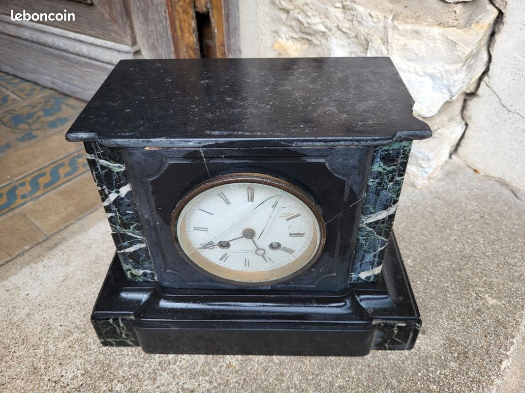 Horloge ancienne en marbre noir (image 2)