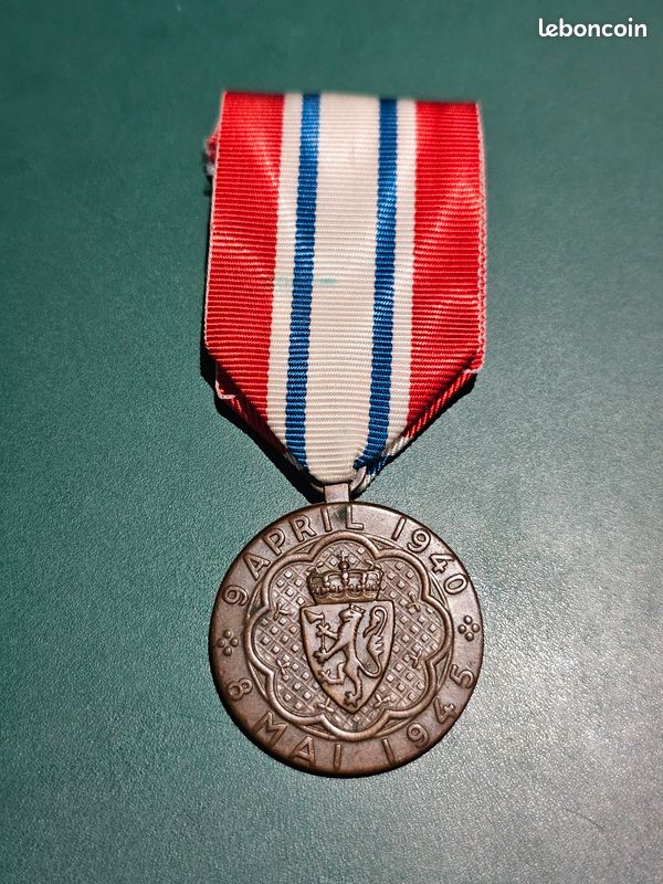 Médailles Anciennes Norvégiennes En Argent 830, 'Pour La Liberté Et La Patrie', Modèle Edwardien