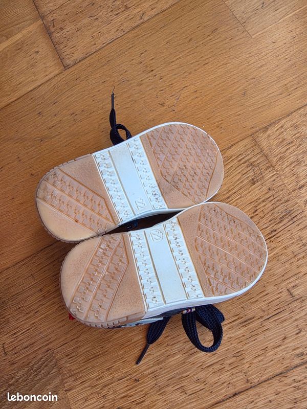 Lot de chaussures taille 22 (image 20)