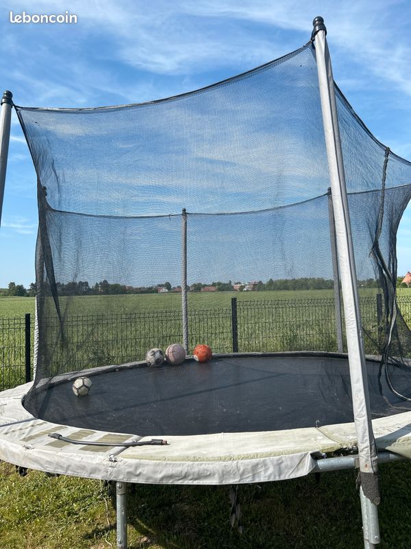 Trampoline (image 2)