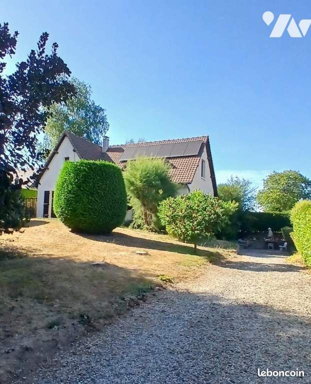 Maison 8 pièces 165 m² · à Échalou · 165 m² · 138 000 €