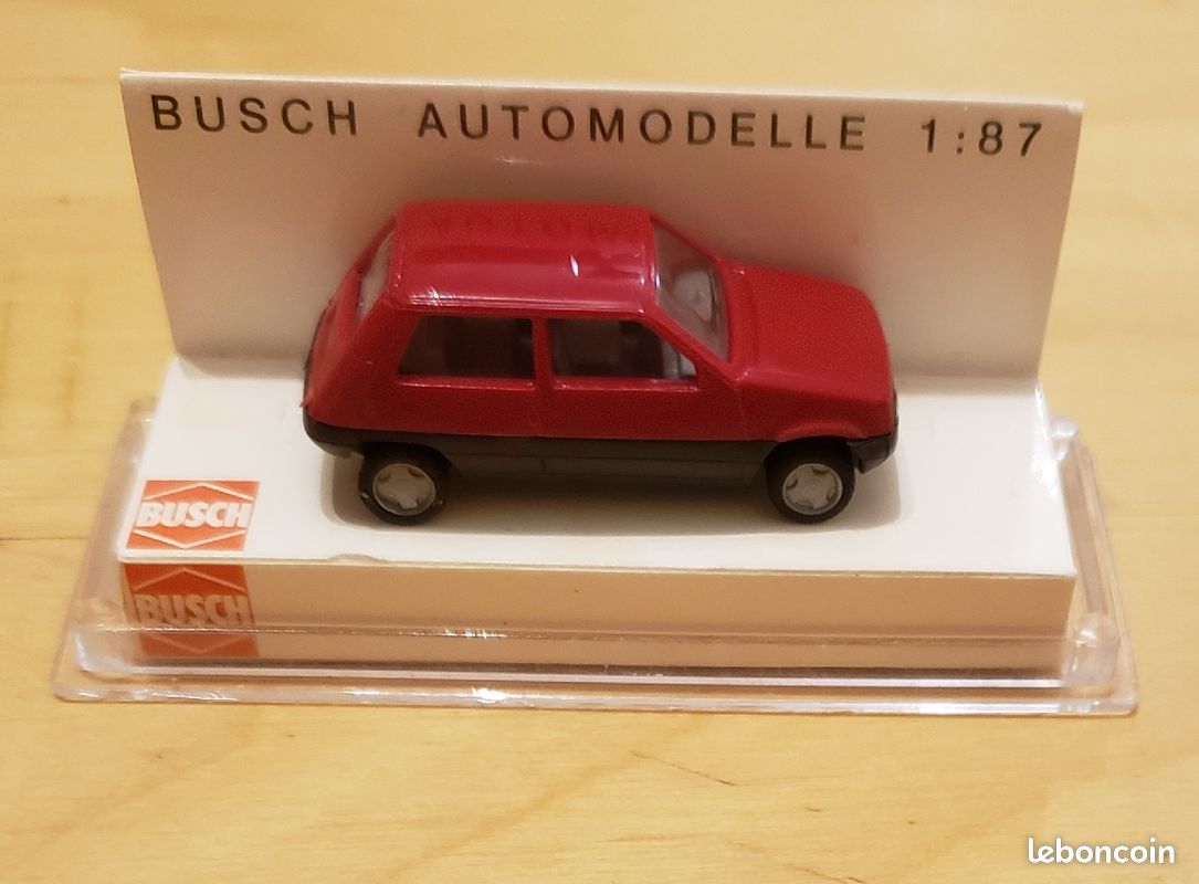 Voiture miniature Busch 42500, modèle Renault R5 Modélisme