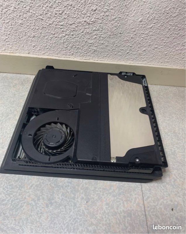 Ps4 pro 1To (image 3)