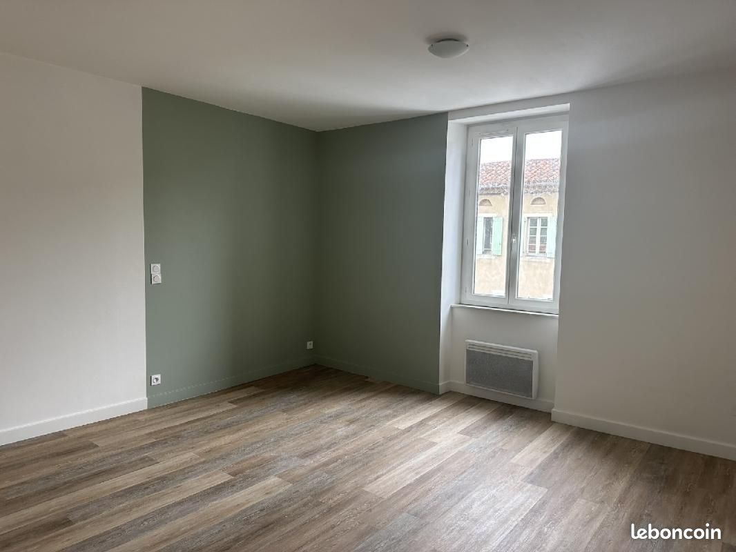 Appartement 1 pièce 36 m² · à Carmaux · 36 m² · 360 €