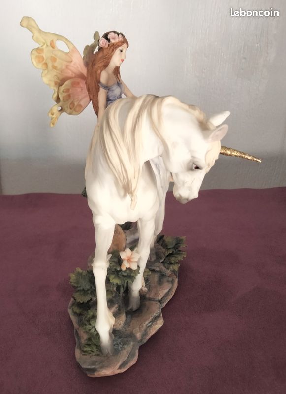 Grande figurine fée avec licorne (image 3)