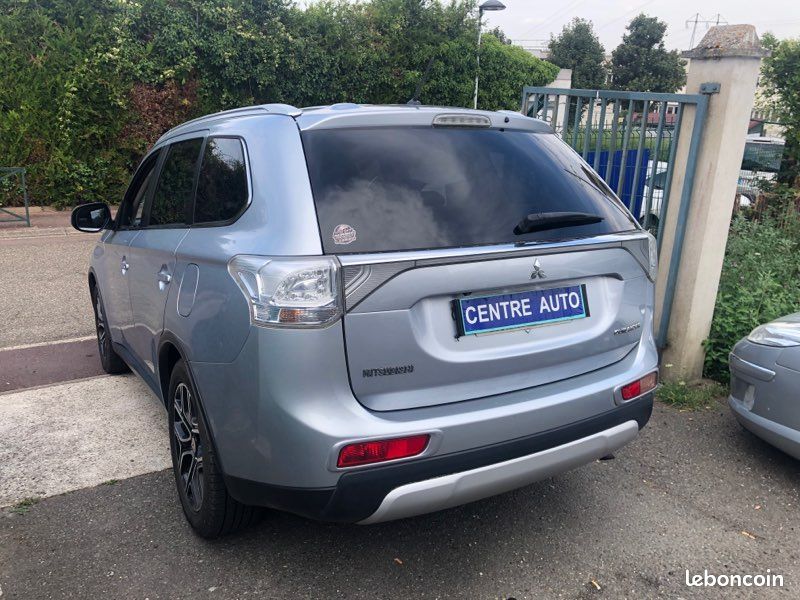 Mitsubishi outlander 2.2 did 150cv 4x4 boite auto (image 3)