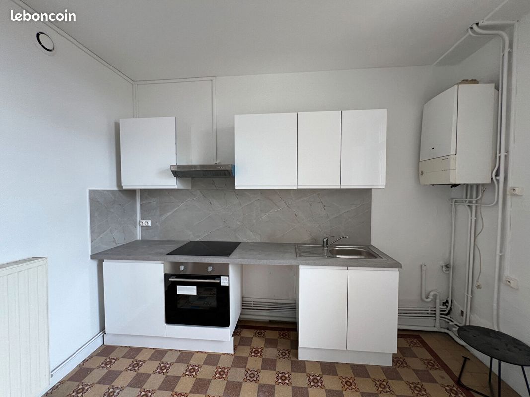 Appartement 2 pièces 53 m² · à Roanne · 53 m² · 390 €
