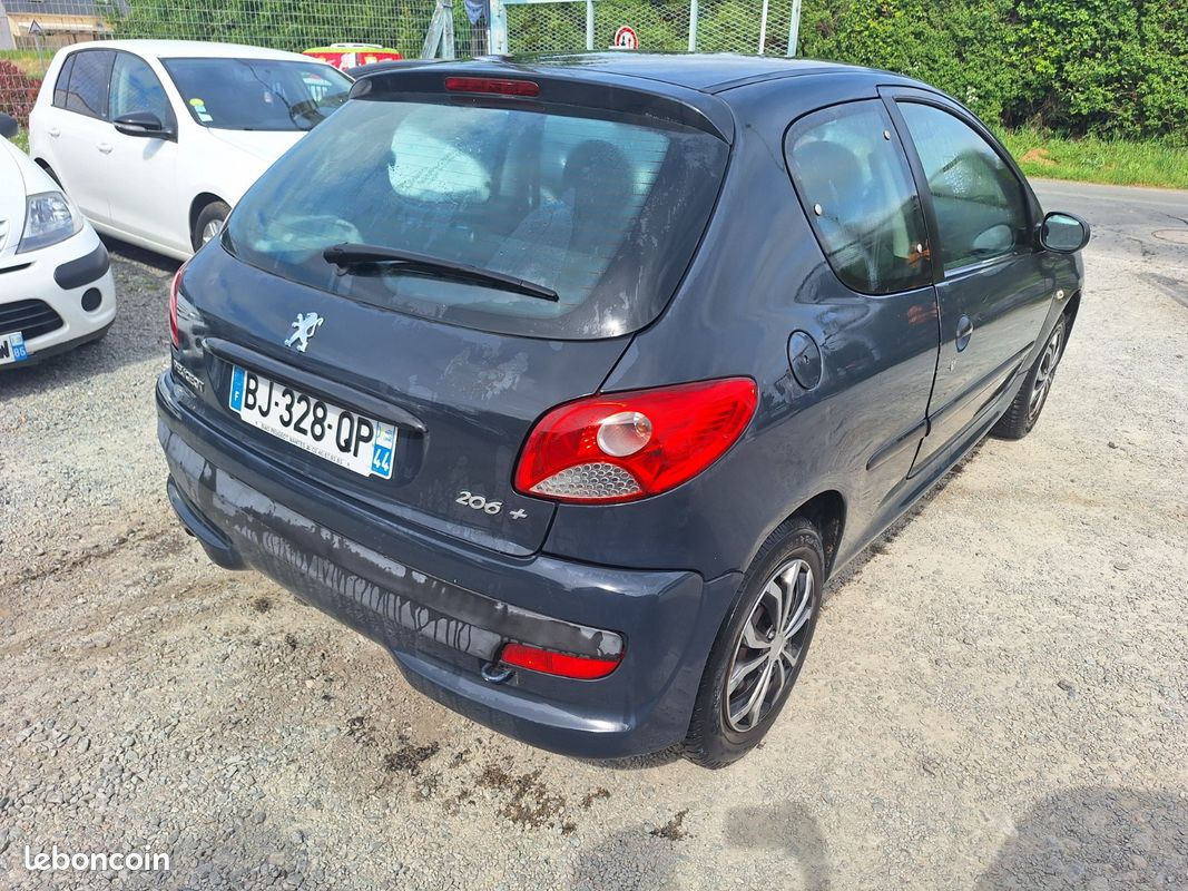 PEUGEOT 206+ 1.1e 60ch Urban (image 4)
