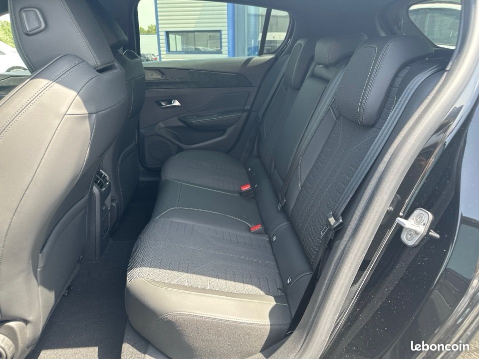 Peugeot 308 1.5 BLUEHDI 130CH S&S GT EAT8 (image 11)