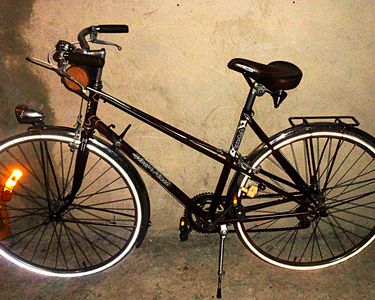 Vélo De Ville Femme Ginet – 12 Vitesses, Cadre Acier Violet, 28 Pouces – Peu Servi