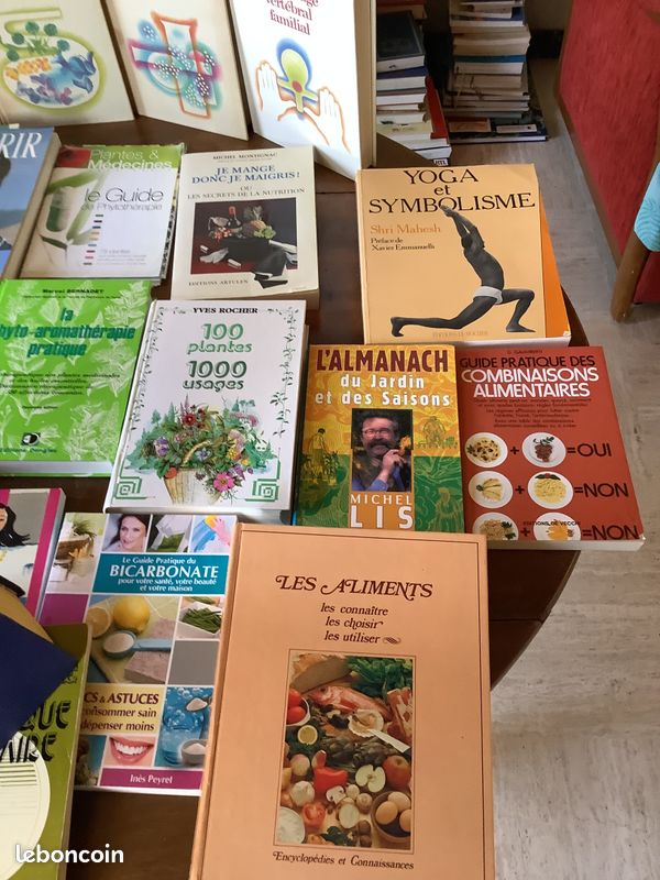 Lot d’environ 80 livres sur la médecine, la médecine douce, les régimes, le bien-être du corps, et sur différents lieux géographiques du monde…etc (image 4)