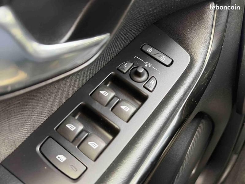 Volvo V40 T2 122ch Signature Edition (image 16)