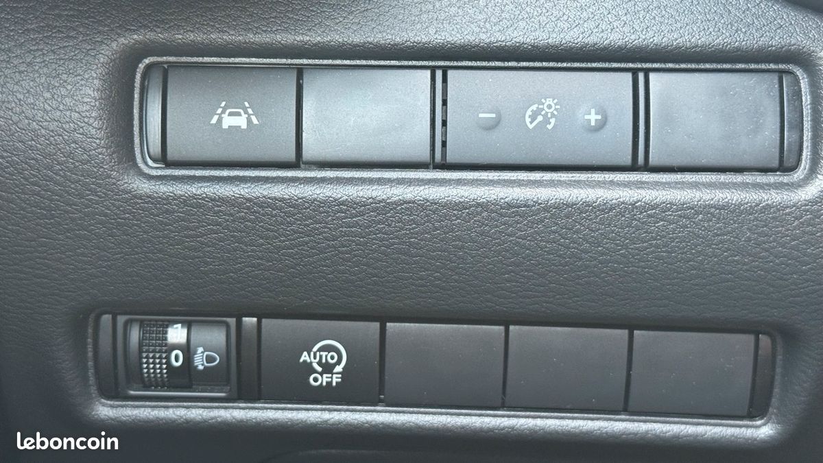 Nissan JUKE 1.0 DIG-T 114CH N-CONNECTA DCT7 2024 (image 17)