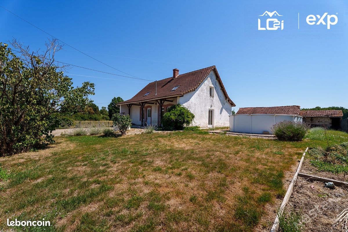 Maison 5 pièces 156 m² · à Saint-Martin-en-Bresse · 156 m² · 180 000 €