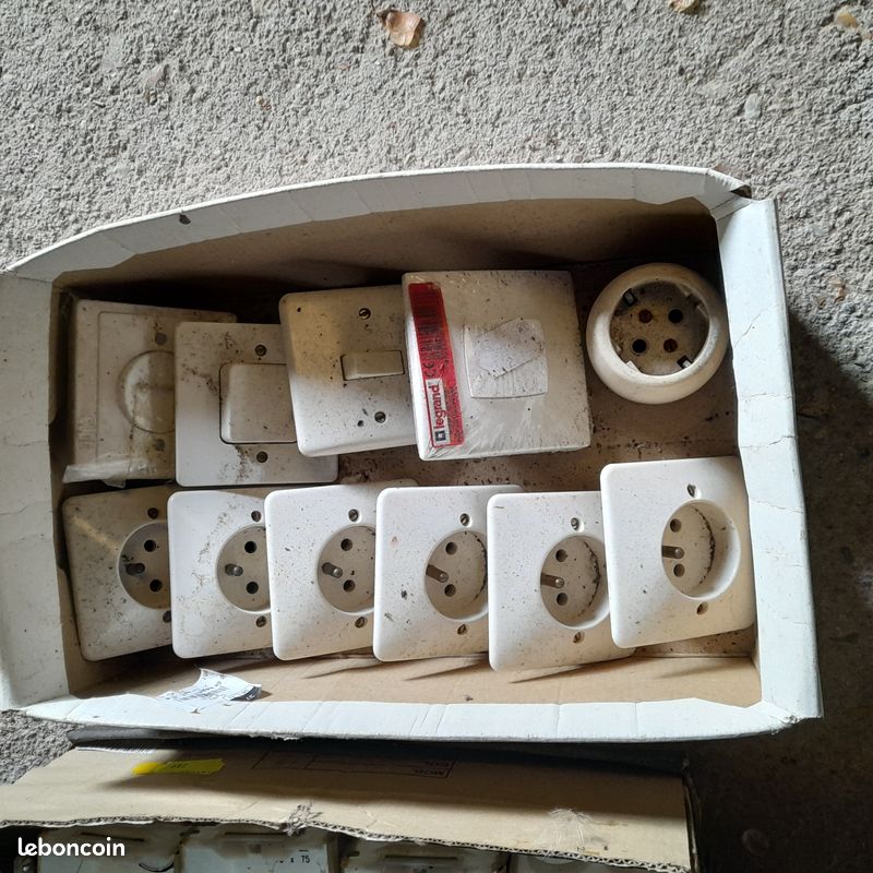 LEGRAND - Prises diverses (image 1)