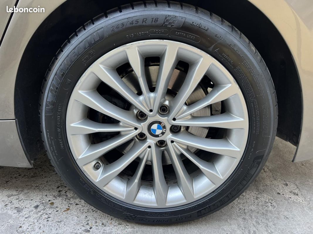 BMW SERIE 5 530d xDrive - BVA Sport Steptronic BERLINE G30 F90 Luxury PHASE 1 (image 21)