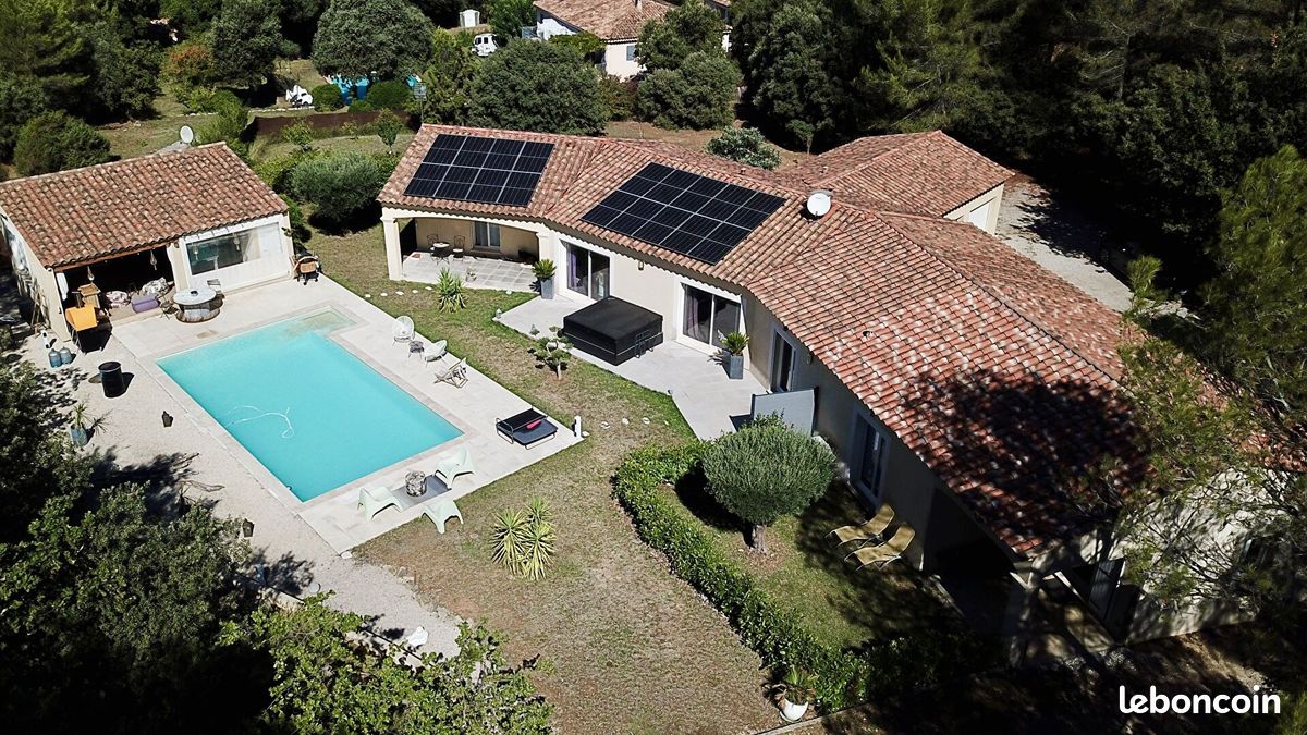 Maison 8 pièces 240 m² · à Jouques · 240 m² · 870 000 €