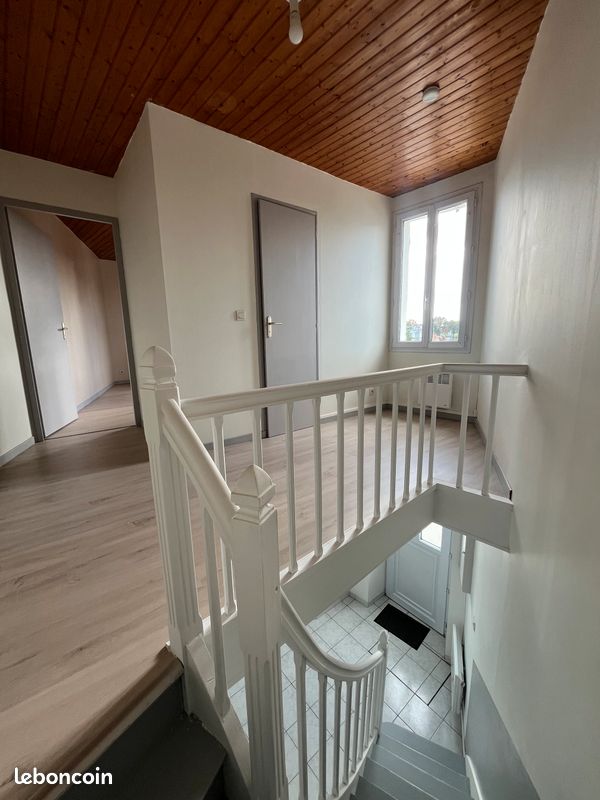 Maison à louer au Bourg sous la Roche (image 4)