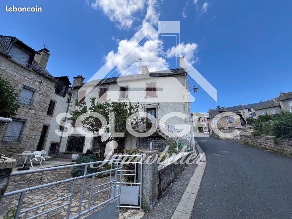 Maison 18 pièces 240 m² · à Saint-Alban-sur-Limagnole · 240 m² · 85 000 €