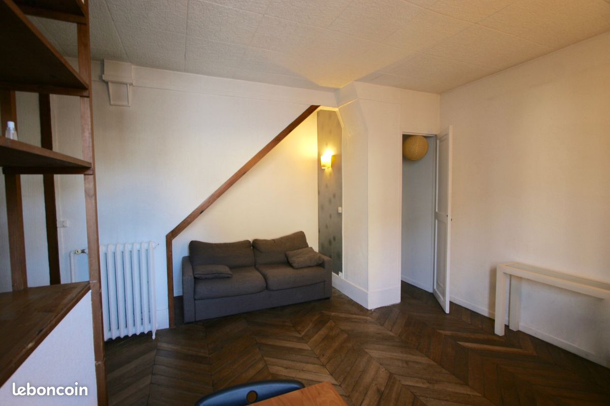 Appartement 1 pièce 26 m² · à Versailles · 26 m² · 840 €