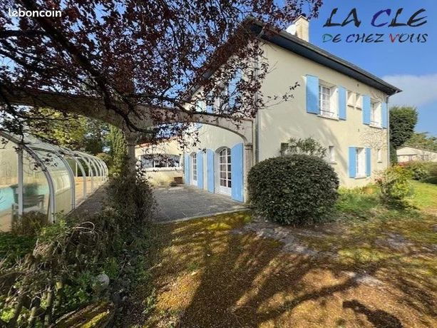Pavillon 11 pièces 325 m²