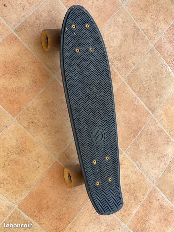 Skate board (image 1)