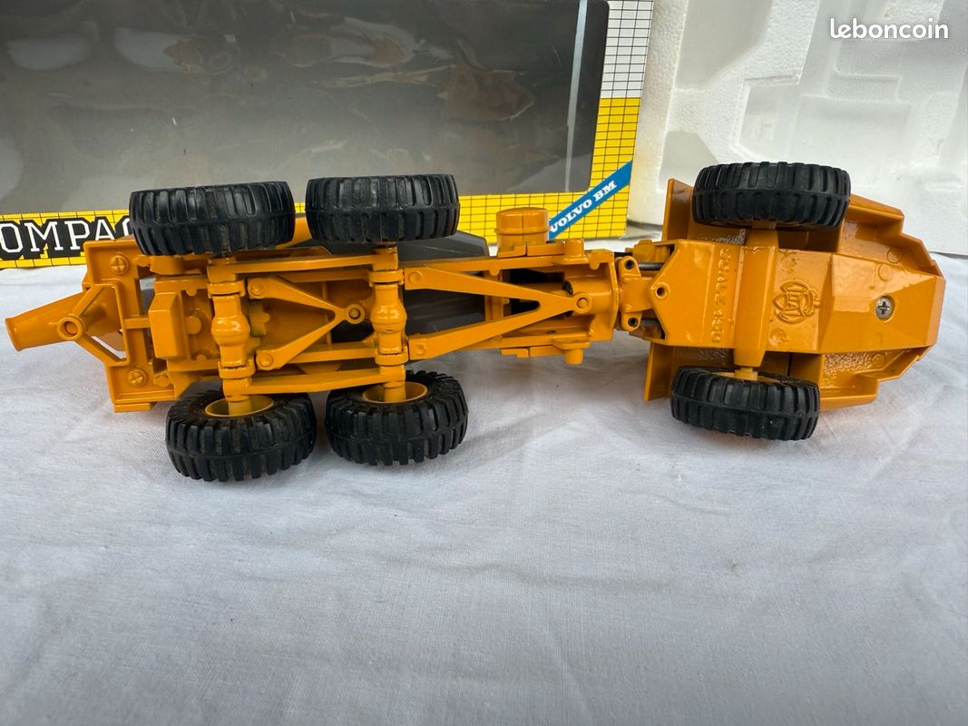 Modèle Réduit Volvo BM A35 Tombereau Articulé 1:50 - Marque Joal - Occasion