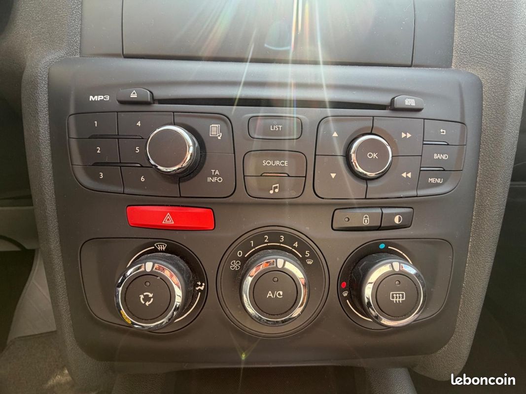 Citroën C4 (2) PureTech 110 BVM Live (PRET A PARTIR) (image 14)