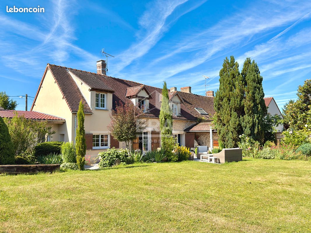 Maison 7 pièces 142 m² · à Égreville · 142 m² · 278 000 €