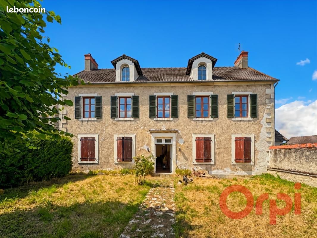 Maison 4 pièces 123 m² · à La Perche · 123 m² · 76 000 €