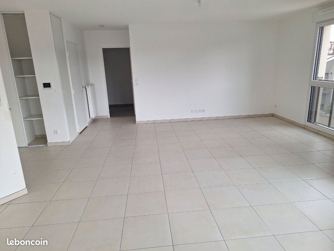 Appartement 2 pièces 52 m² · à Roanne · 52,1 m² · 650 €