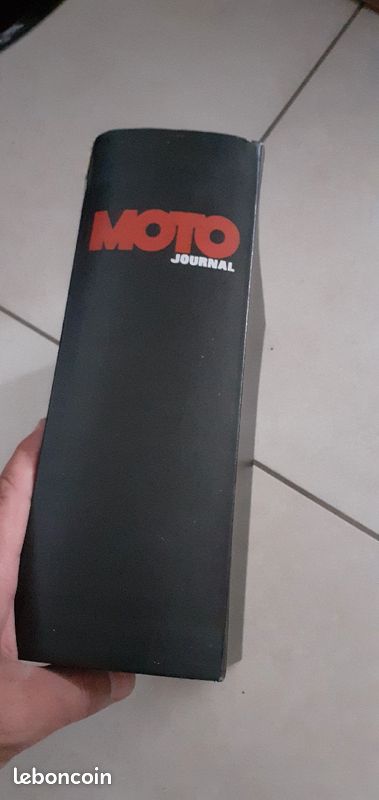 Lot de 20 MOTO JOURNAL 1981 à 1985 avec Reliure (image 1)