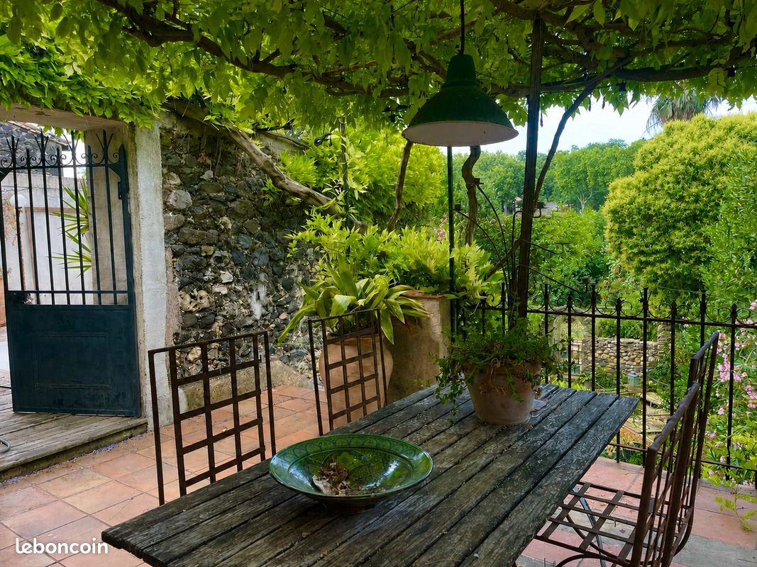 Maison 10 pièces 368 m² · à Nizas · 368 m² · 599 000 €
