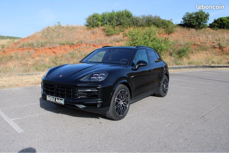 Cayenne E-Hybrid / Hybride /Pneus neufs / Etat neuf (image 1)