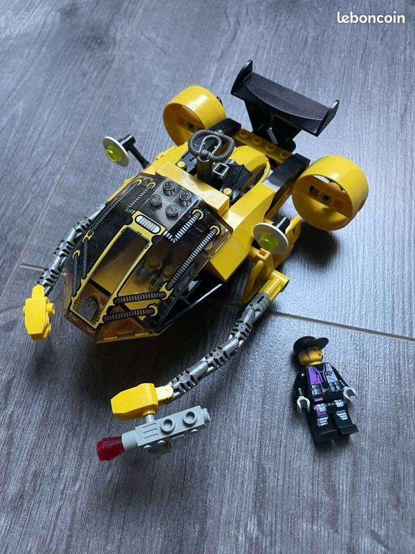 LEGO 4792 - Le sous-marin du Team Alpha (image 1)