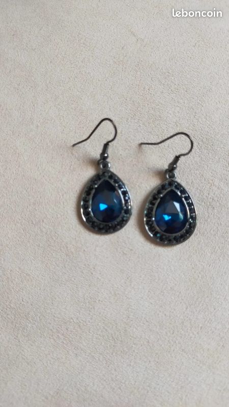 Boucles d'oreilles mariage bleu saphir goutte d'eau en cristal Swarovski