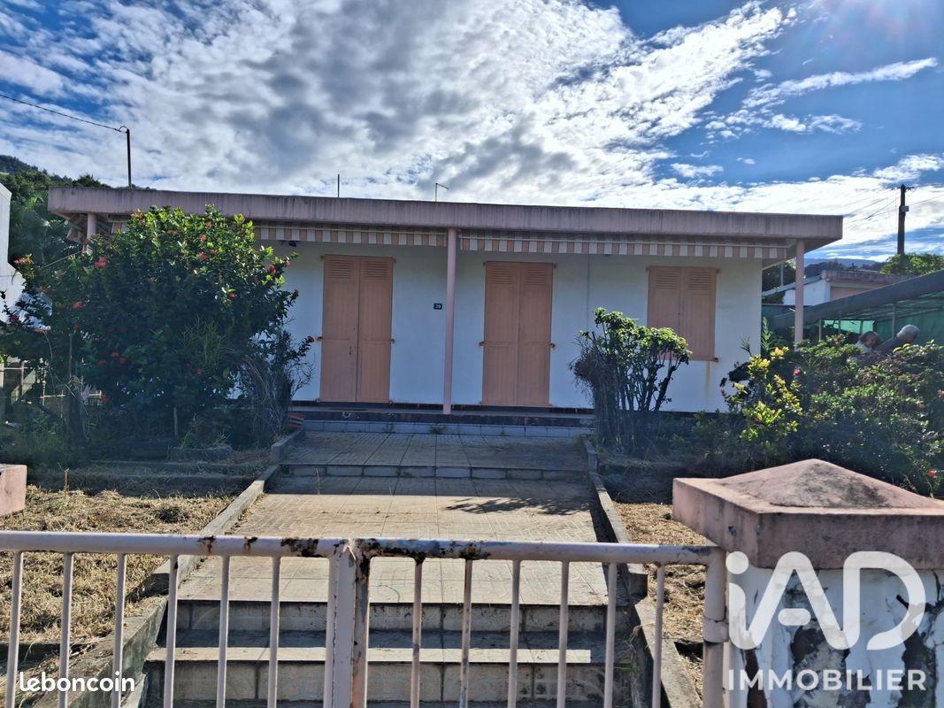Maison 5 pièces 90 m² · à Saint-Joseph · 90 m² · 242 000 €