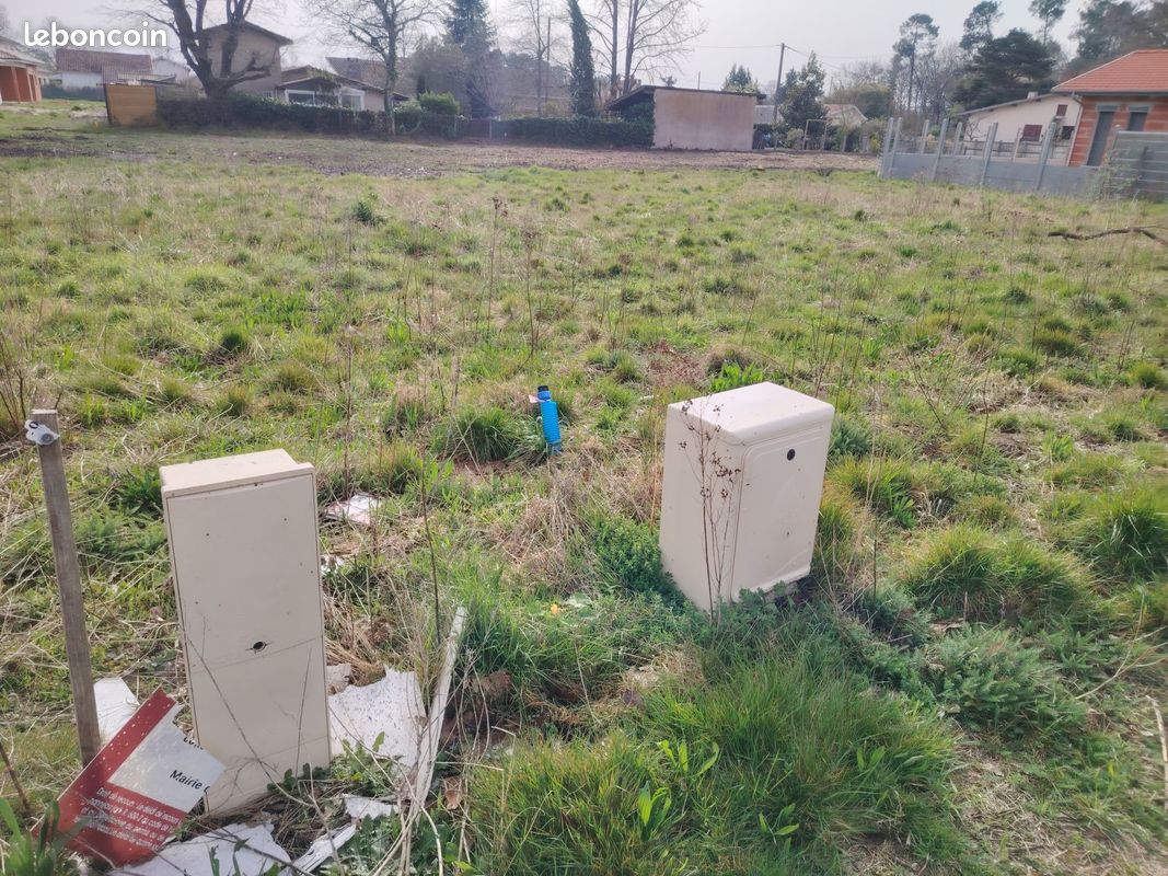 Terrain à bâtir de 326 m² à BELIN-BELIET (33) · à Belin-Béliet · 95 000 €