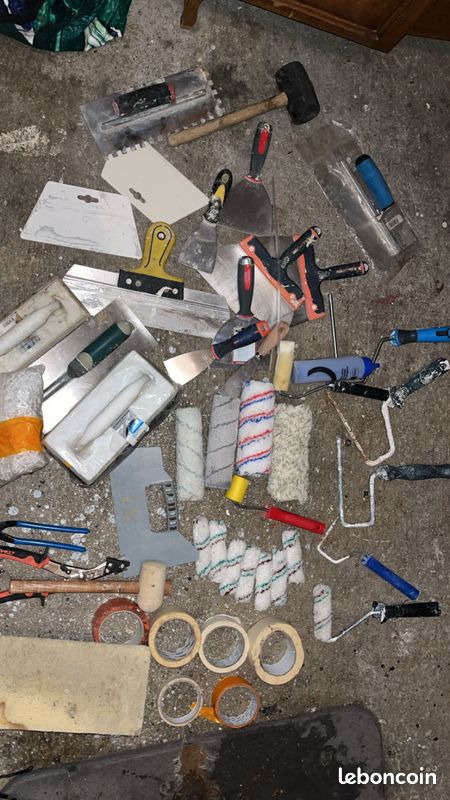Lot de peinture et carrelage (image 1)