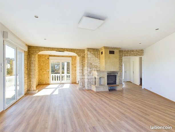Villa 6 pièces 145 m²
