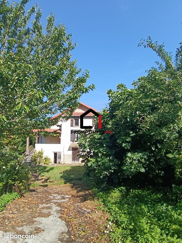 Maison 7 pièces 128 m² · à Sainte-Colombe · 128 m² · 155 000 €
