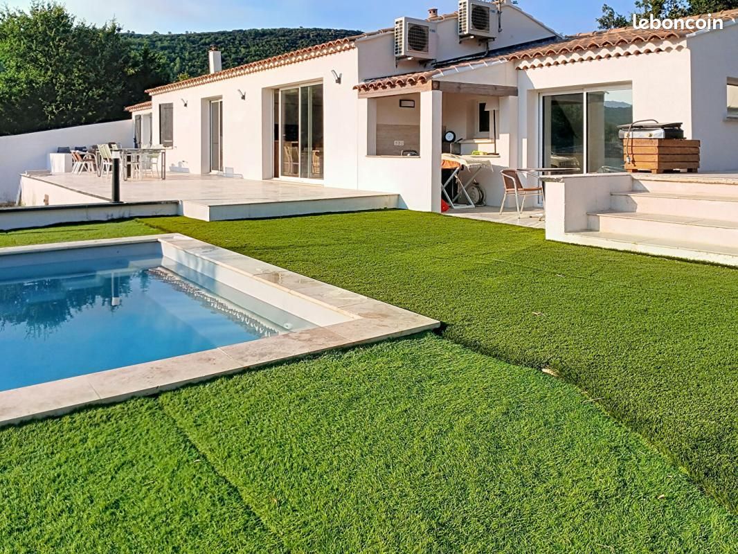 Maison 6 pièces 147 m² · à Sainte-Anastasie-sur-Issole · 147 m² · 680 000 €