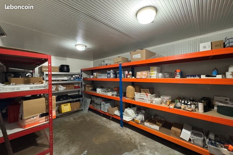 Local d'activité 900 m² (image 4)