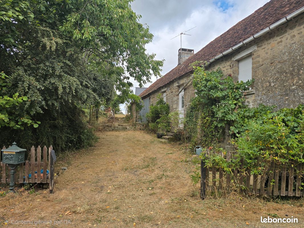Maison 5 pièces 180 m² · à Champsecret · 180 m² · 59 000 €