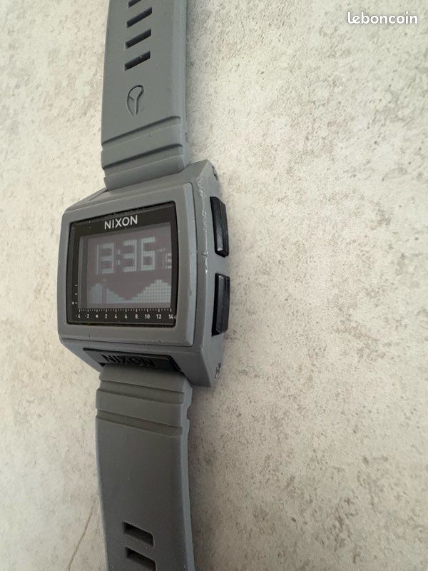 Montre surf Nixon base tide pro Sport Plein air