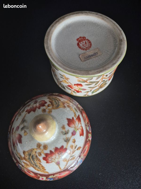 Boite avec couvercle en porcelaine 1895 WONG LEE décor fleuri (image 2)