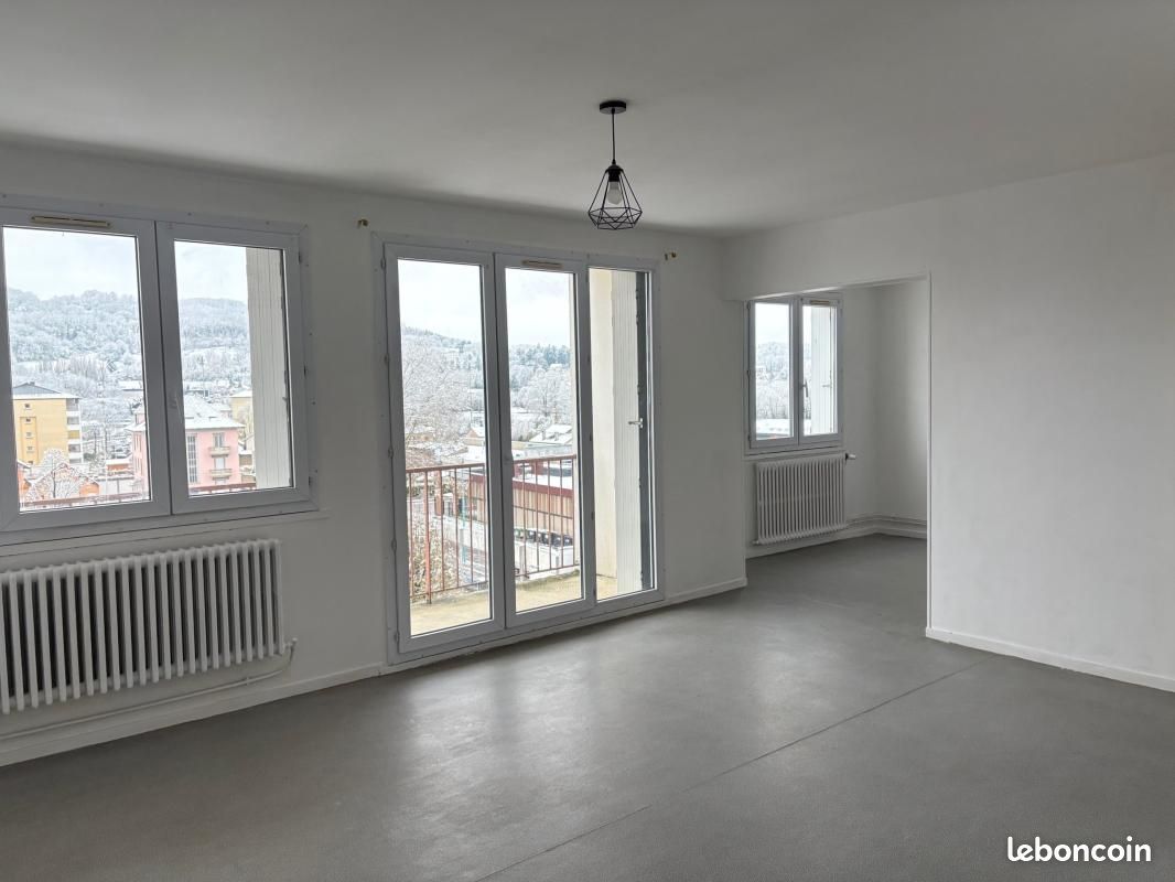 Appartement 4 pièce(s) 81 m²à louer Lons-le-saunier