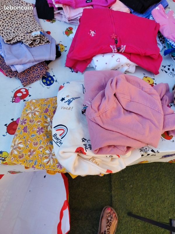 Lot vêtements dites fille taille 10 ans (image 2)