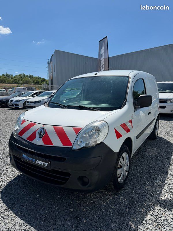 Renault Kangoo 1.5 dCi 90 cv Fourgon / Porte latérale Climatisation régulateur de vitesse Attelage / Garantie 6 mois (image 1)