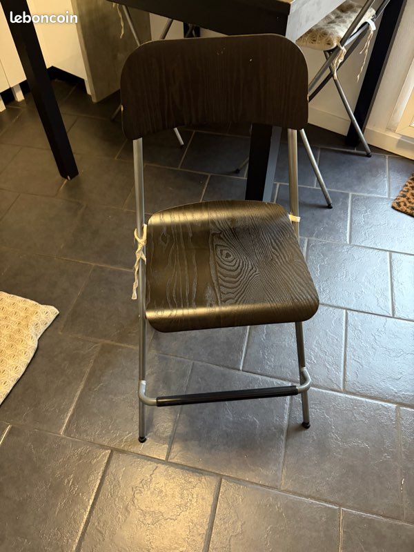 Table de cuisine avec ses 4 chaises (image 2)